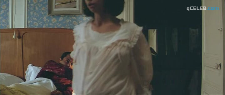 9. Valeria Bruni Tedeschi nude, Zabou Breitman sexy, Nathalie Baye sexy – C'est La Vie (1990)