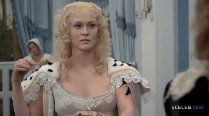 5. Faye Dunaway sexy – The Four Musketeers (1974)