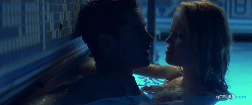 6. Erika Christensen sexy, Shiri Appleby sexy – Swimfan (2002)