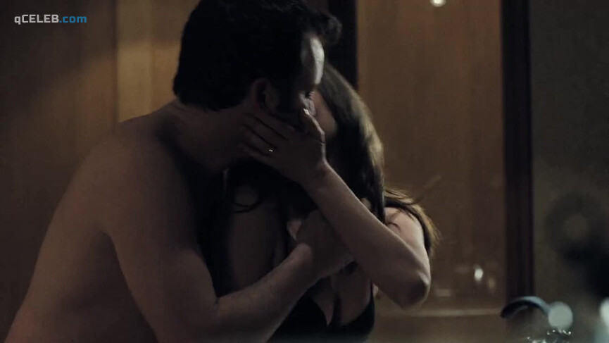 11. Vera Farmiga sexy – Orphan (2009)