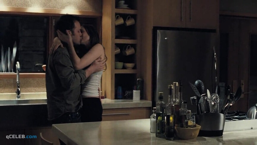 3. Vera Farmiga sexy – Orphan (2009)