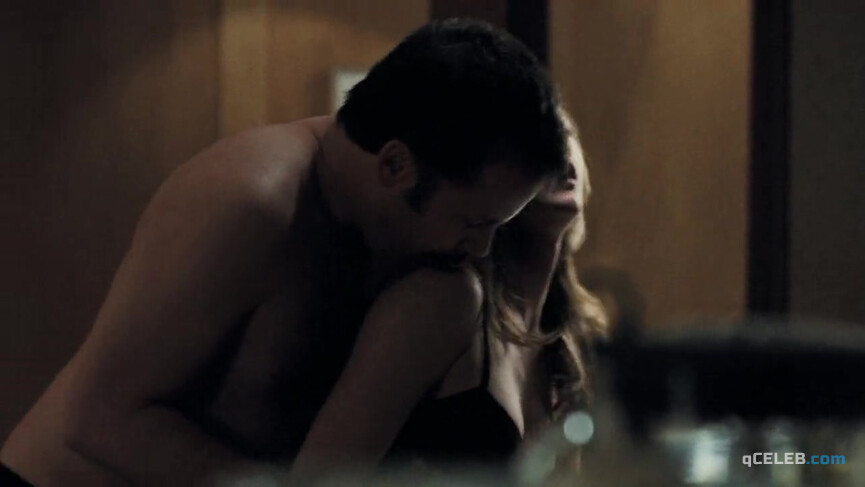 6. Vera Farmiga sexy – Orphan (2009)