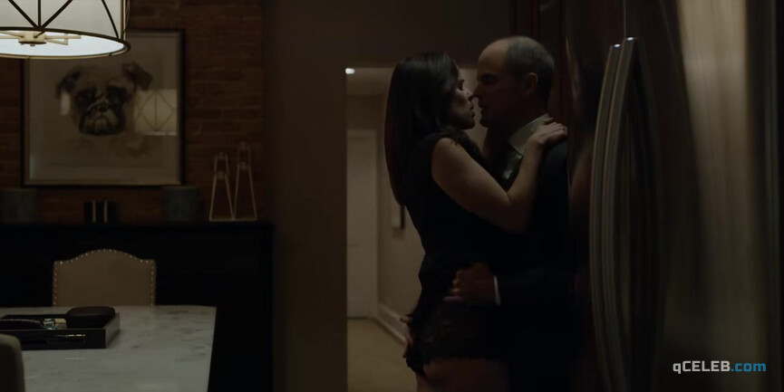 4. Neve Campbell sexy – House of Cards (2017)