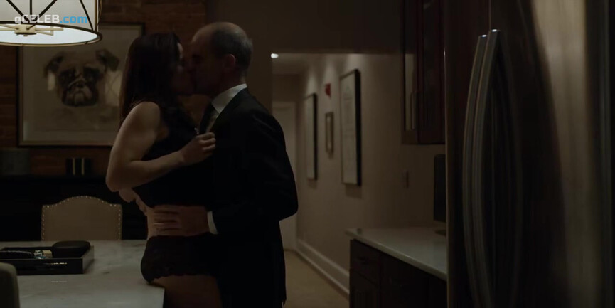 5. Neve Campbell sexy – House of Cards (2017)