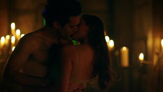 Danielle Rose Russell sexy – Legacies s03e04 (2018)