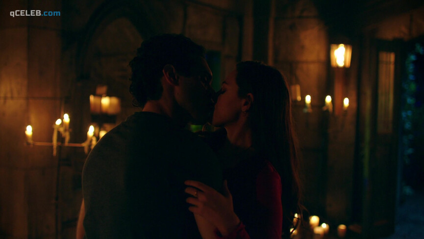 3. Danielle Rose Russell sexy – Legacies s03e04 (2018)