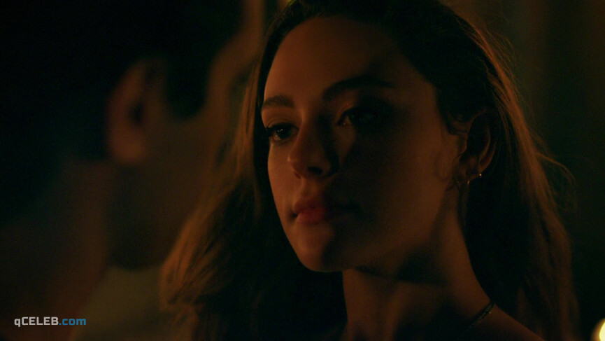 4. Danielle Rose Russell sexy – Legacies s03e04 (2018)