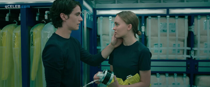 1. Lily-Rose Depp sexy – Voyagers (2021)
