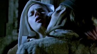 Scarlett Johansson sexy – Girl with a Pearl Earring (2003)