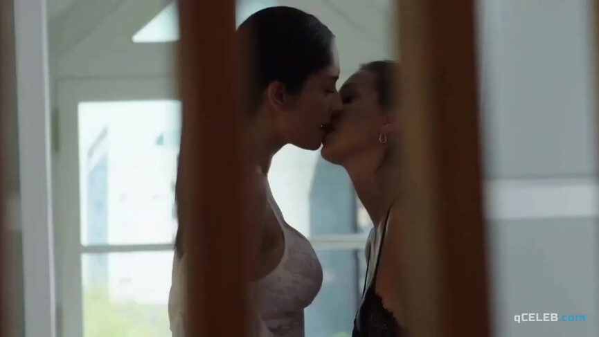 15. Laura Laprida sexy, Noelia Marzol sexy – Millennials s02e21 (2019)