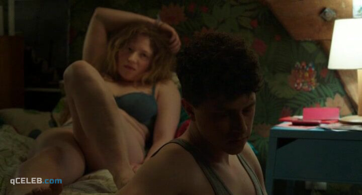 1. Iliana Zabeth nude – Week-ends (2014)