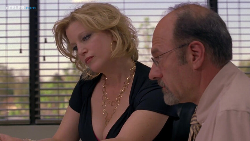 4. Anna Gunn sexy – Breaking Bad s04e09 (2011)