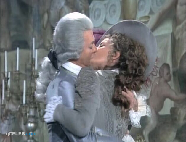 1. Marisa Mell sexy, Jenny Arasse nude – Casanova & Co. (1977)
