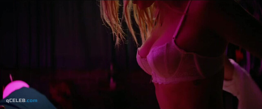 4. Sophie Turner sexy – Heavy (2019)