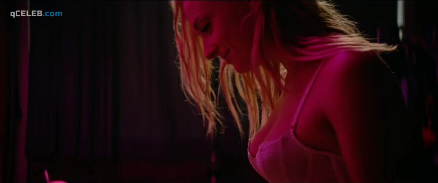 5. Sophie Turner sexy – Heavy (2019)