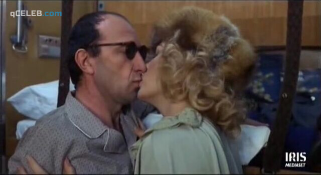 9. María Baxa sexy – Belli e brutti ridono tutti (1979)