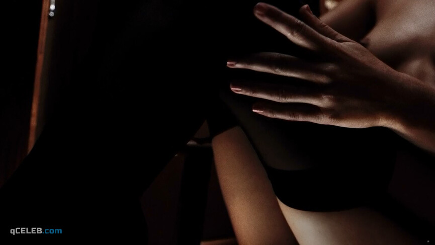 10. Zinnini Elkington nude, Tina Mogensen nude, Fie Fenneberg nude, Mette Ingeborg nude – Damer (2011)