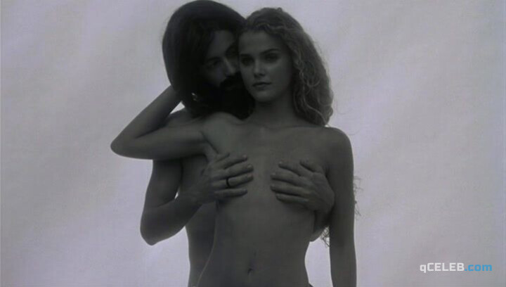 27. Keri Russell sexy, Catherine Hicks sexy – Eight Days a Week (1997)