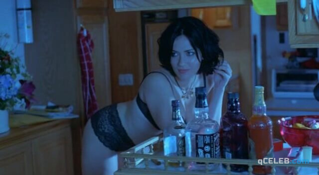 11. Dagmara Dominczyk nude – Tough Luck (2003)