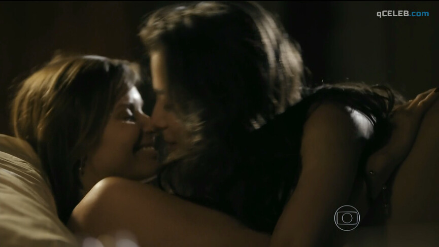 5. Paula Burlamaqui sexy, Marjorie Estiano nude – Eu Que Amo Tanto s01e03 (2014)