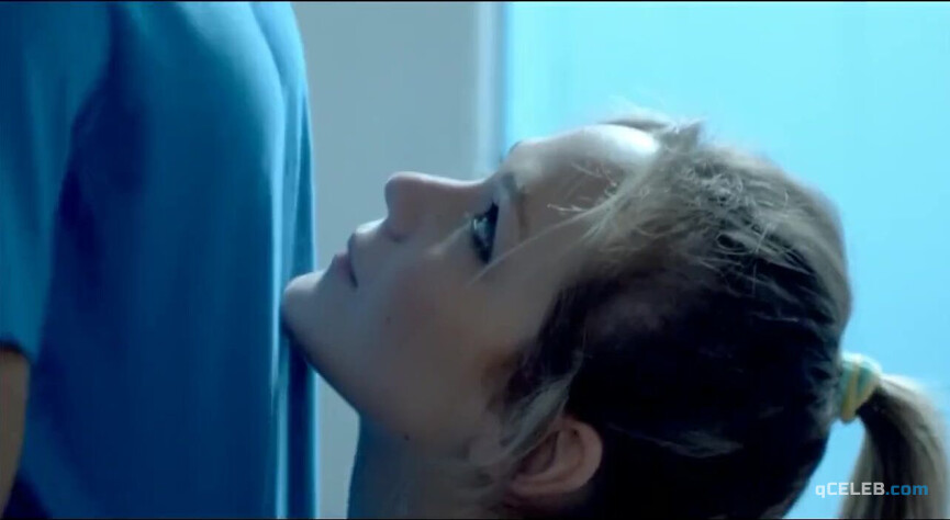 2. Louisa Krause sexy – Toe to Toe (2009)