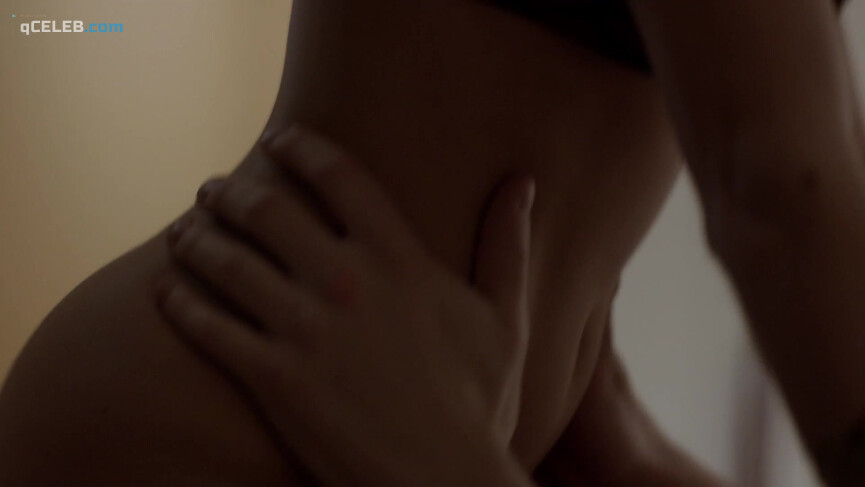 1. Elizabeth Masucci nude – The Americans s01e08 (2013)
