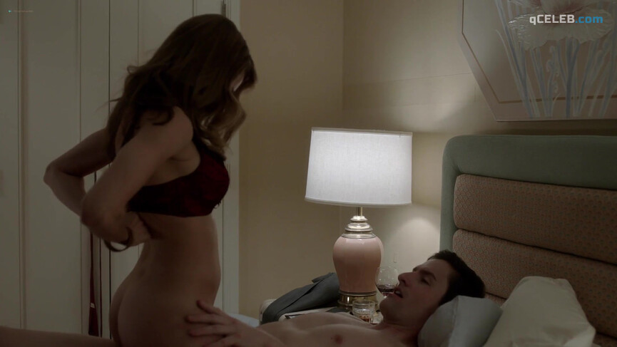 2. Elizabeth Masucci nude – The Americans s01e08 (2013)