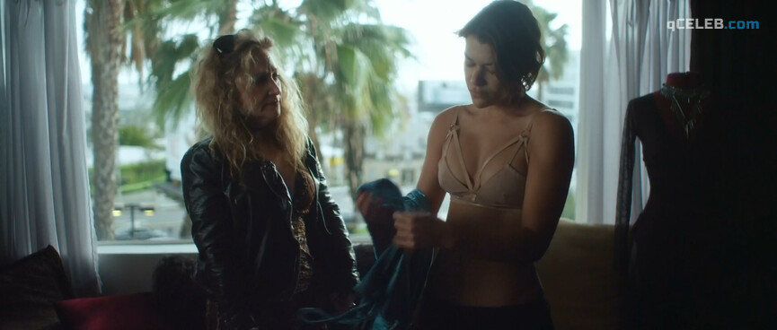 10. Montana Manning nude, Madison Lawlor sexy – Daddy Issues (2018)
