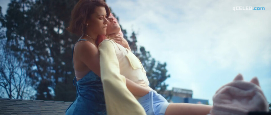 12. Montana Manning nude, Madison Lawlor sexy – Daddy Issues (2018)