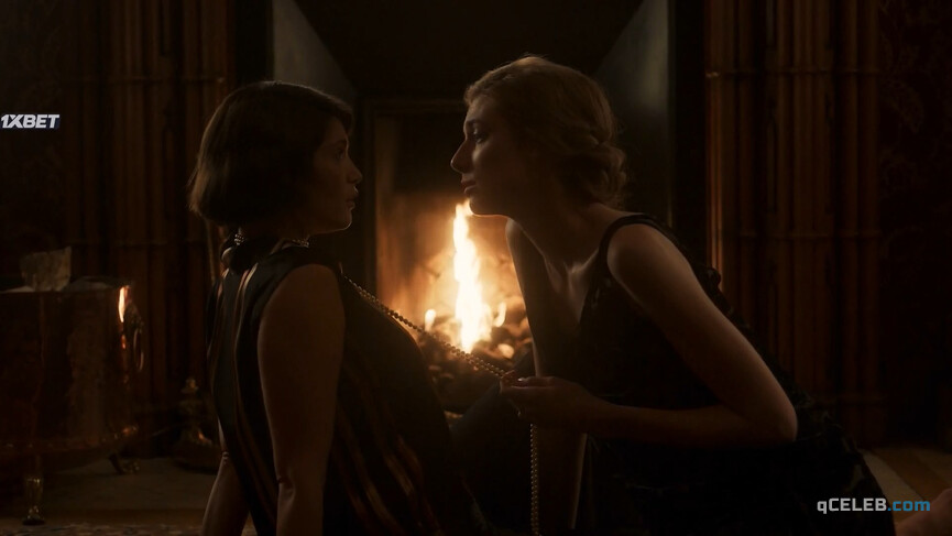 2. Elizabeth Debicki nude, Gemma Arterton sexy – Vita & Virginia (2018)