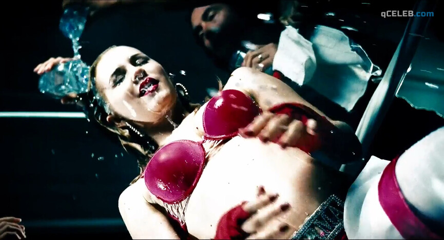 7. Alison Lohman sexy, Gina Gershon sexy, Nicole Vicius sexy – Delirious (2006)