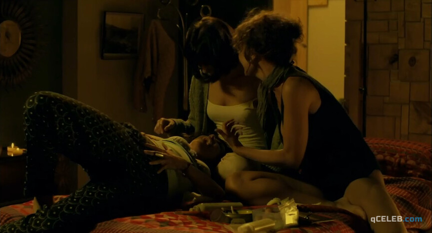 15. Silvia Bel sexy, Olalla Moreno sexy, Cristina Plazas sexy – 1.000 maneres de menjar-se un ou (2013)