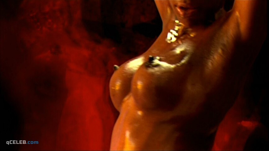 19. Denise Richards sexy – The Life (2004)