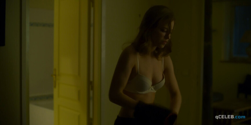 4. Lou de Laage nude – White as Snow (2019)