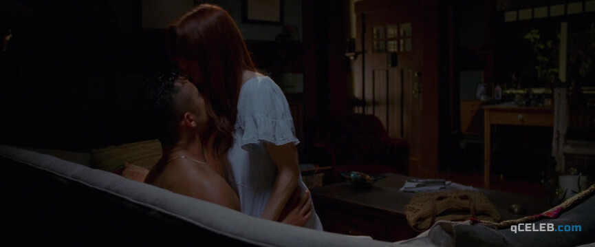 2. Julianne Moore sexy – Don Jon (2013)
