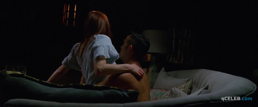 3. Julianne Moore sexy – Don Jon (2013)