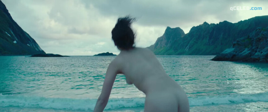 3. Jenny Slate nude – The Sunlit Night (2019)