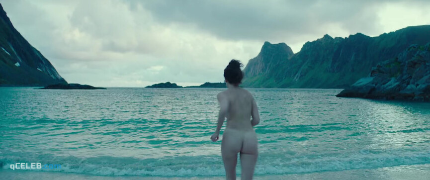 6. Jenny Slate nude – The Sunlit Night (2019)