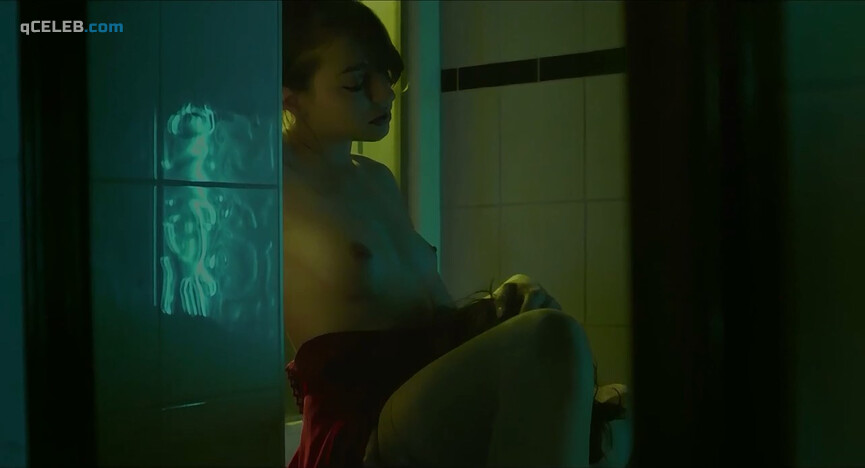 10. Lucie Aron nude – Absinthe (2016)