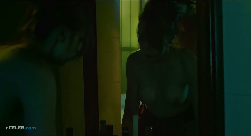 12. Lucie Aron nude – Absinthe (2016)