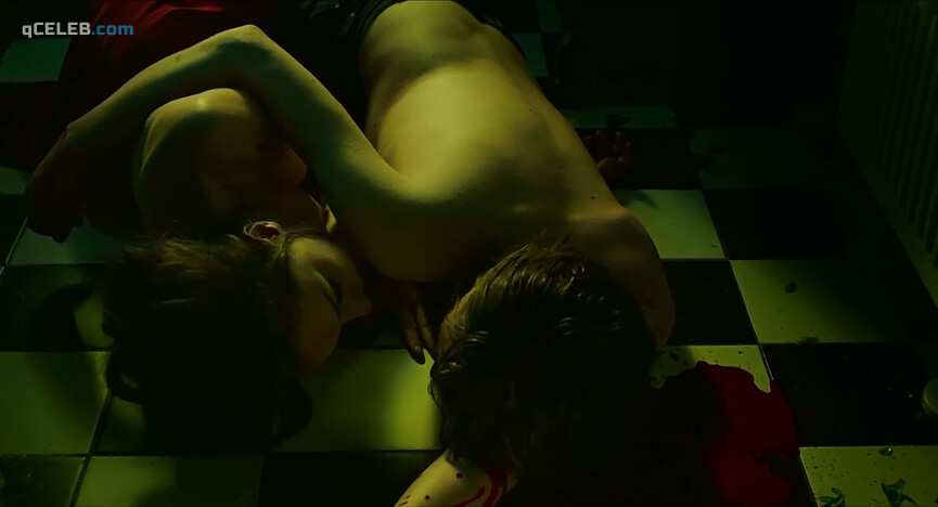 3. Lucie Aron nude – Absinthe (2016)