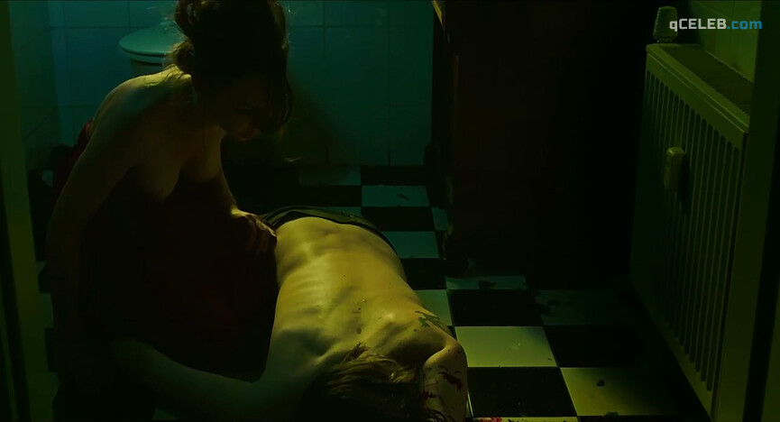 6. Lucie Aron nude – Absinthe (2016)