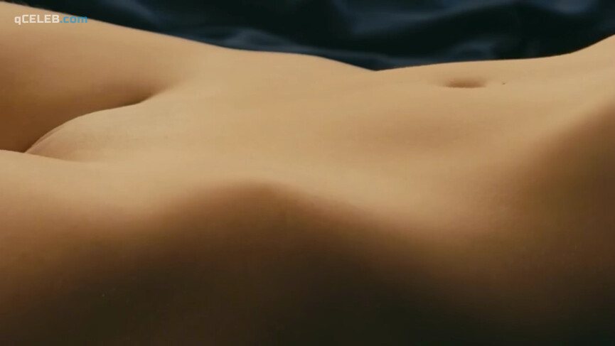 5. Kristy McQuade nude – Les Fleurs (2014)