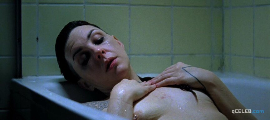4. Sarah Jane Norman nude – The Moth (2017)