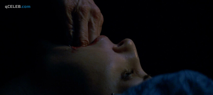 5. Sarah Jane Norman nude – The Moth (2017)