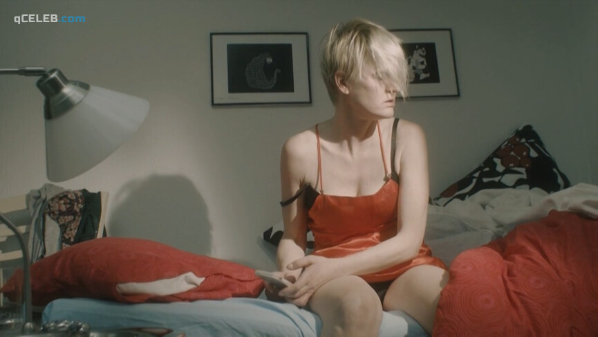 2. Mona Kortelampi sexy – Tositarkoituksella (2015)