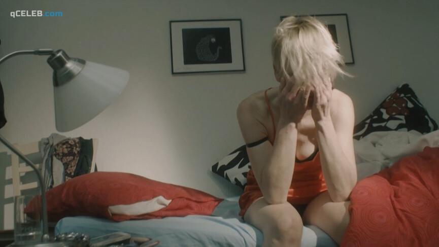 3. Mona Kortelampi sexy – Tositarkoituksella (2015)