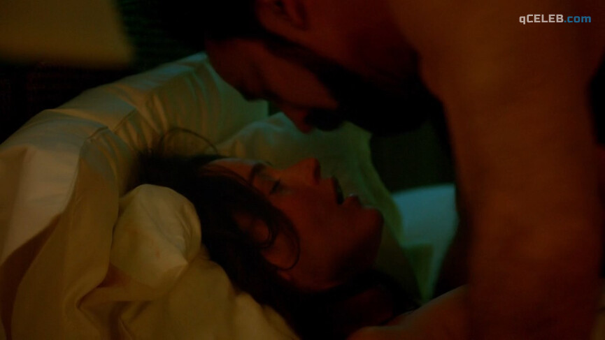 4. Robin Tunney nude – Looking Glass (2018)