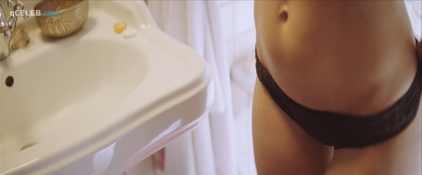 5. Irene Anula sexy – Insuficiente (2017)