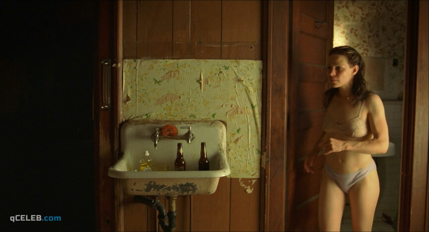 4. Lili Taylor nude – Factotum (2005)